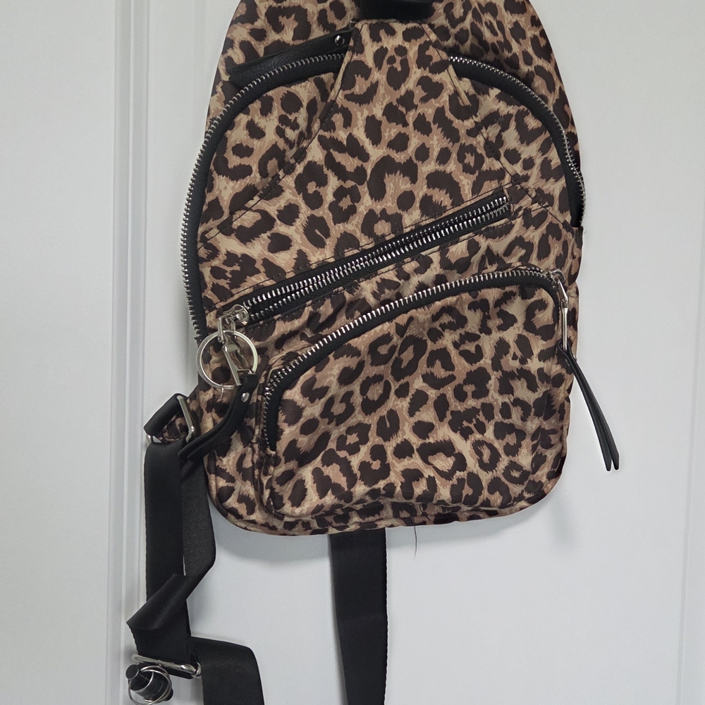 Source Unknown Leopard Print Crossbody Bag